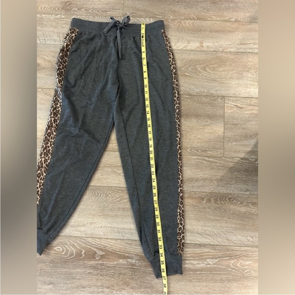 Splendid Leopard Print Lounge Set - Brown and Gray - Picture 8 of 8